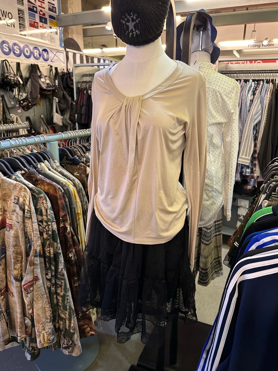 BURBERRY 버버리 베이지 셔링 롱슬리브 상품이미지1