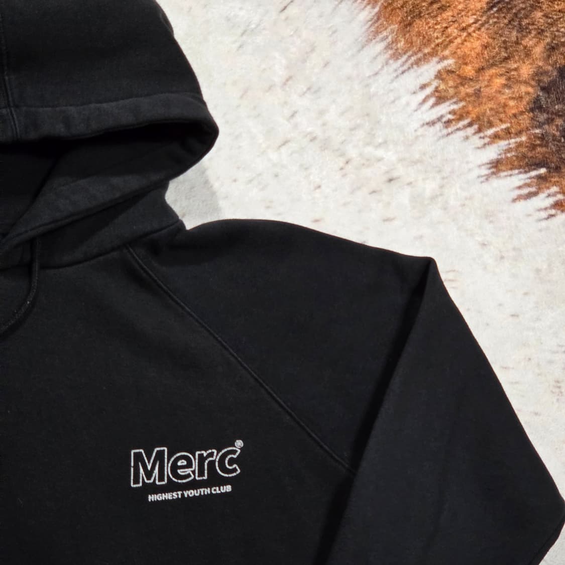 어커버 블랙 후드티 상품이미지5