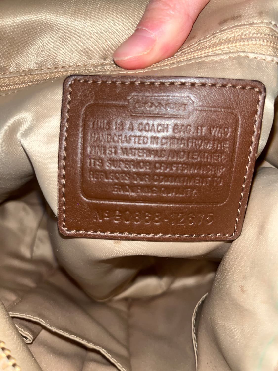 Coach Gold Half Moon Shoulder Bag 상품이미지9