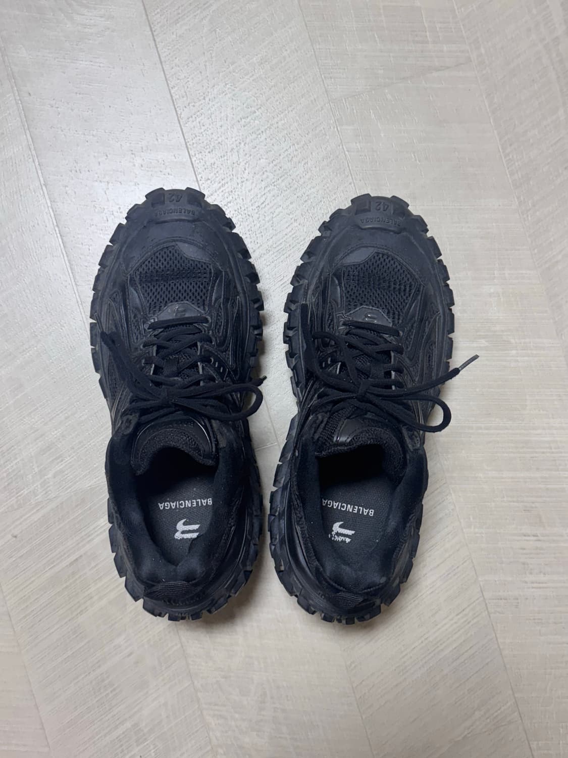 발렌시아가 디펜더 블랙 42 상품이미지1