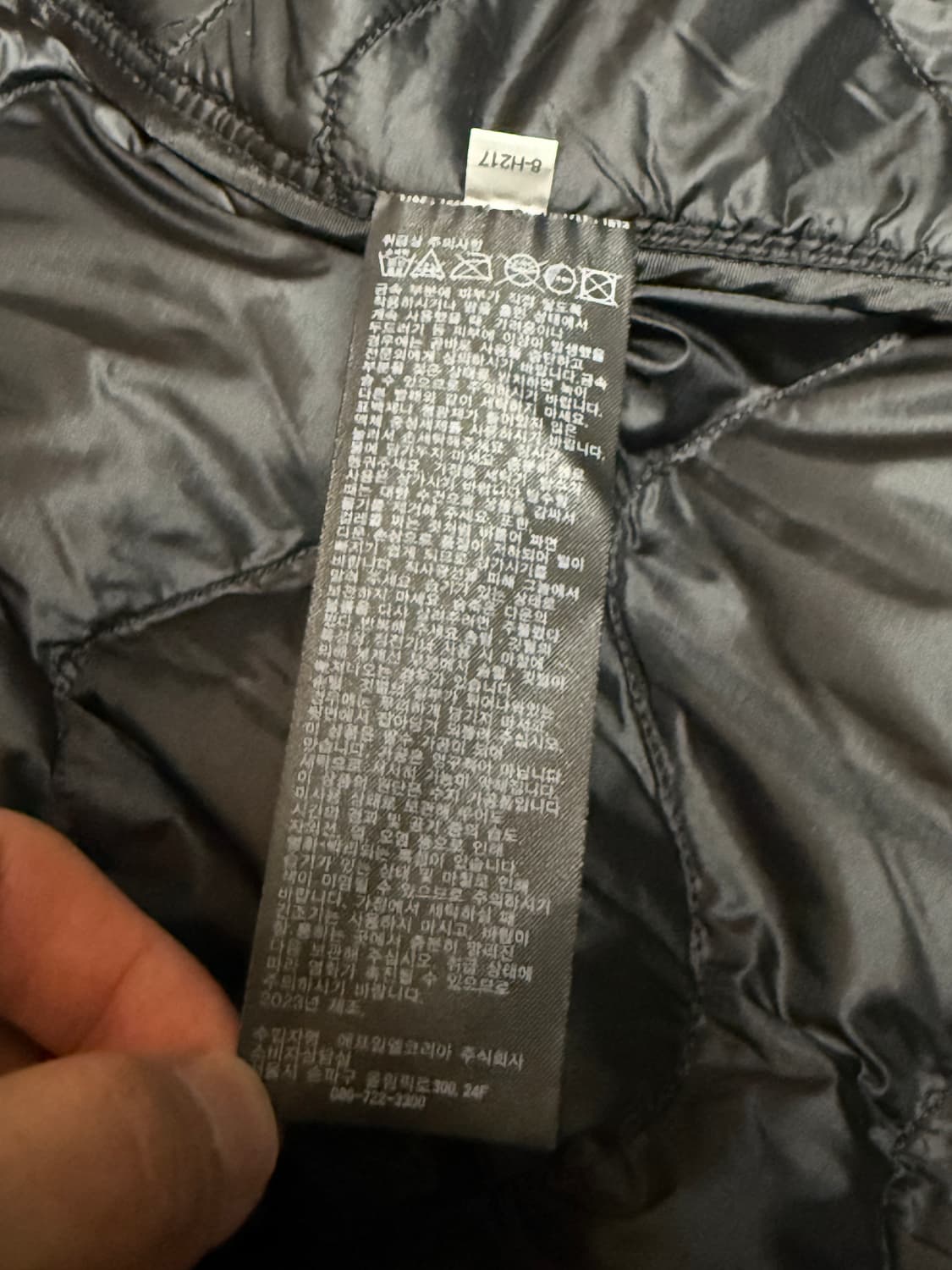 유니클로 X 화이트 마운티니어링 리사이클 하이브리드 다운재킷 상품이미지7