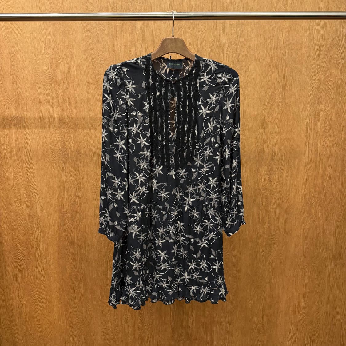 쟈딕 앤 볼테르 실크 미디 원피스 플로럴 프린팅 레이스 플리츠 장식 블랙 상품이미지2