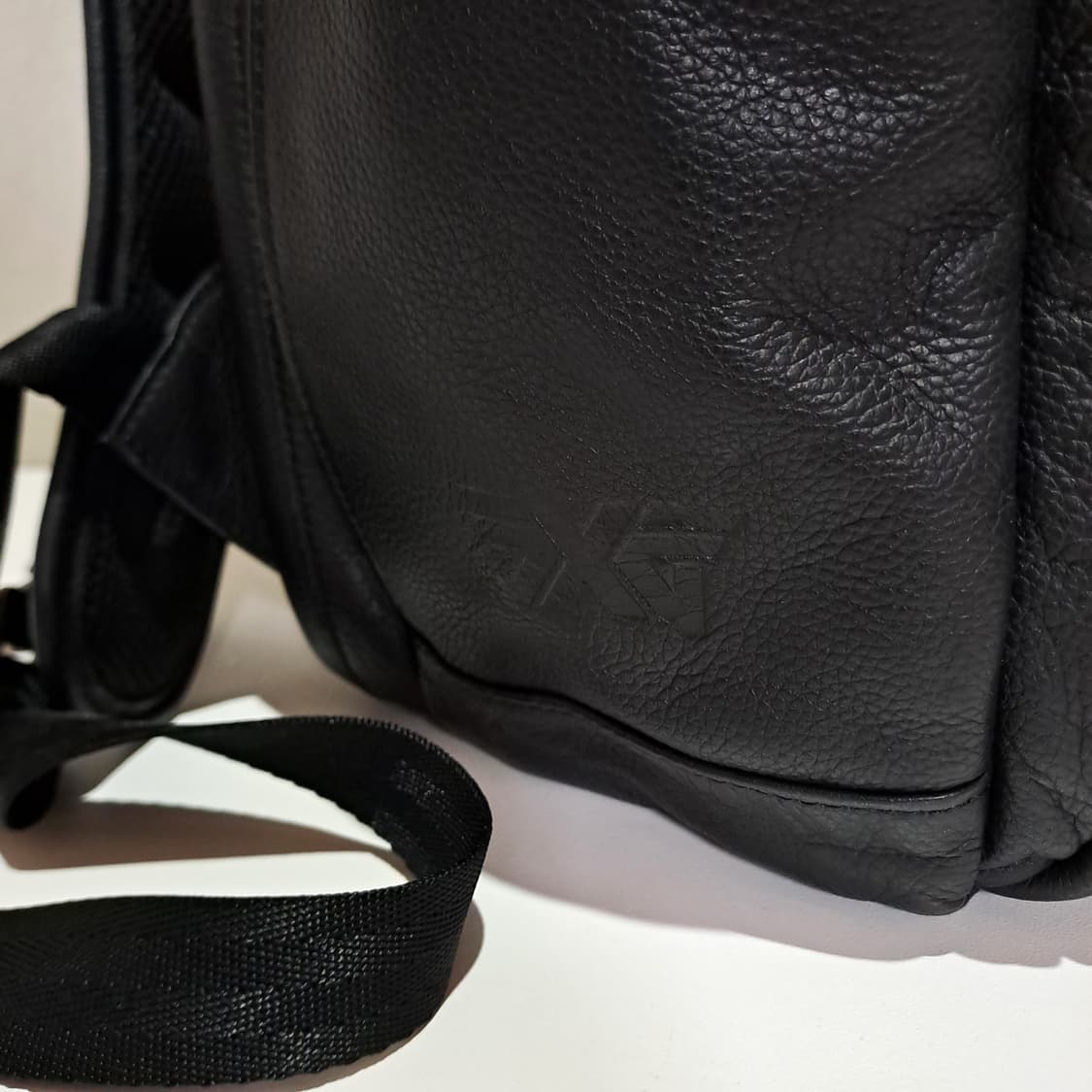 (택포) PXG 피엑스지 크롬 가죽 백팩 블랙 B606 상품이미지5