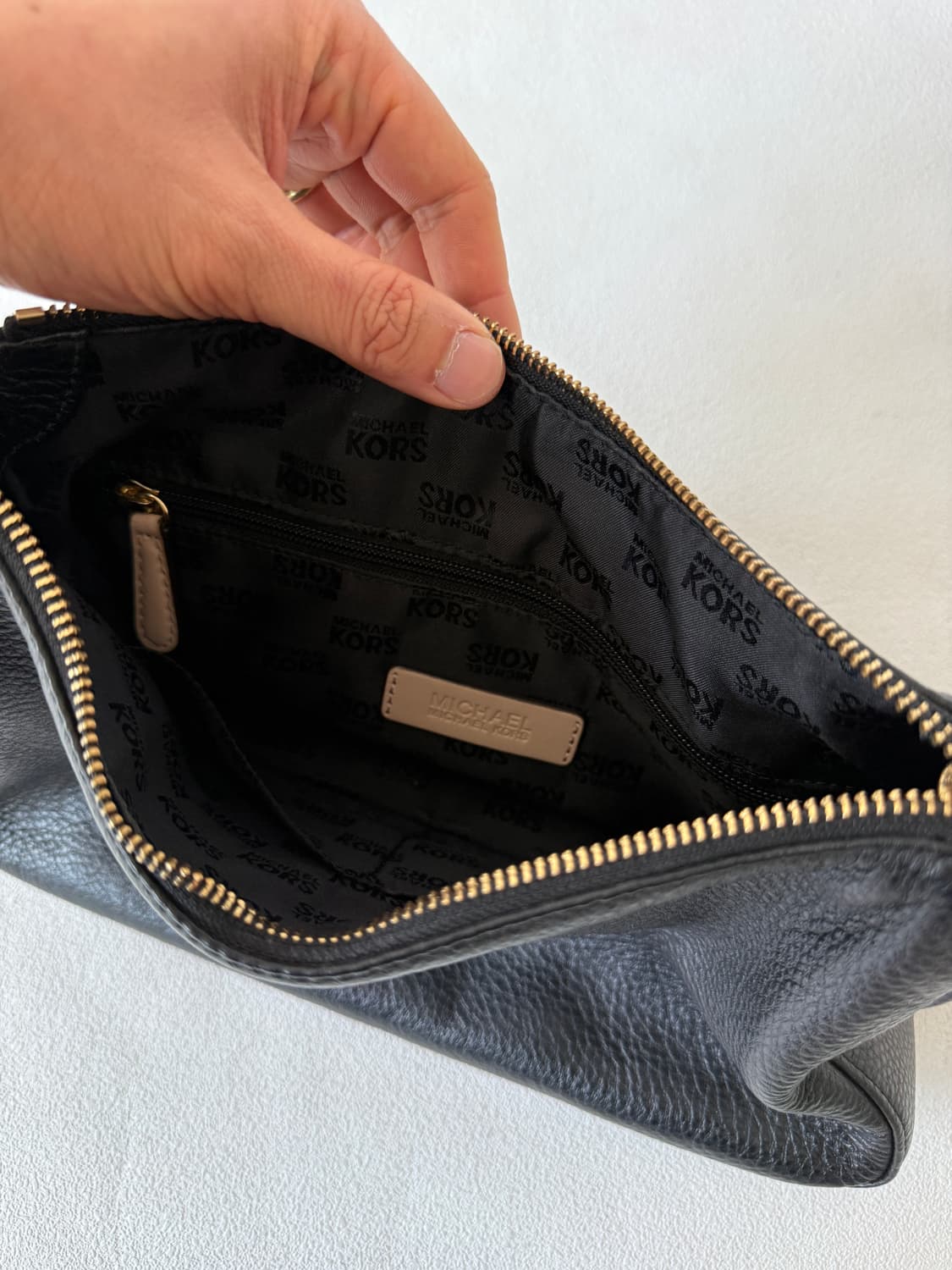 마이클코어스(MICHAEL KORS) 레더 숄더백 상품이미지7