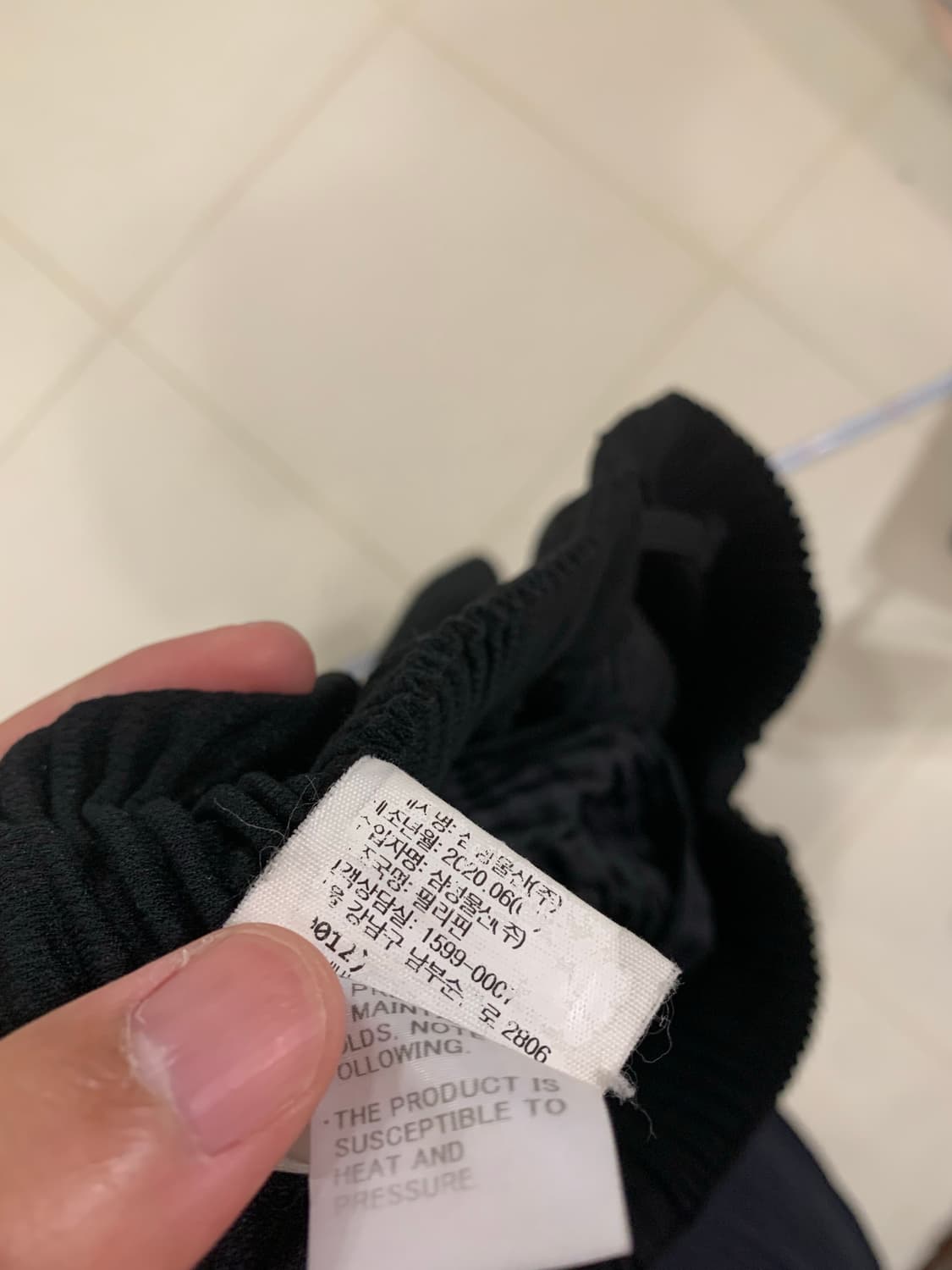 옴므플리세 팬츠 블랙 상품이미지4