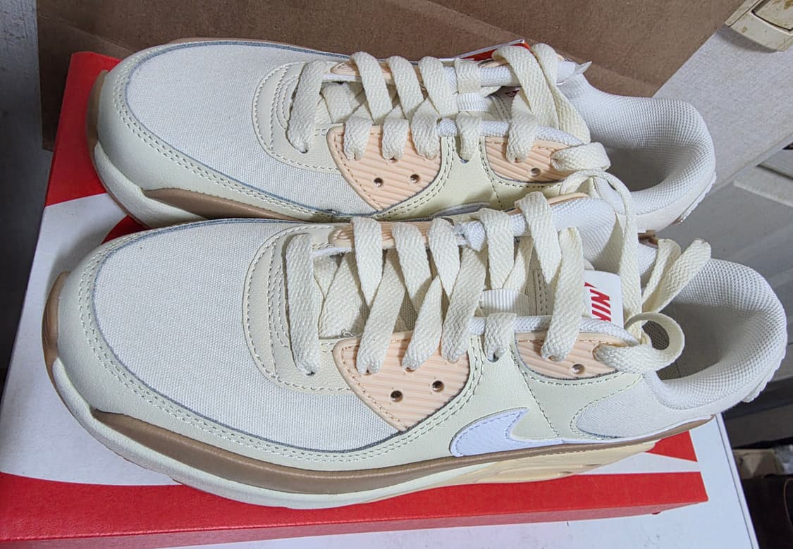 나이키 에어맥스 90 우먼 코코넛 밀크 235 상품이미지2