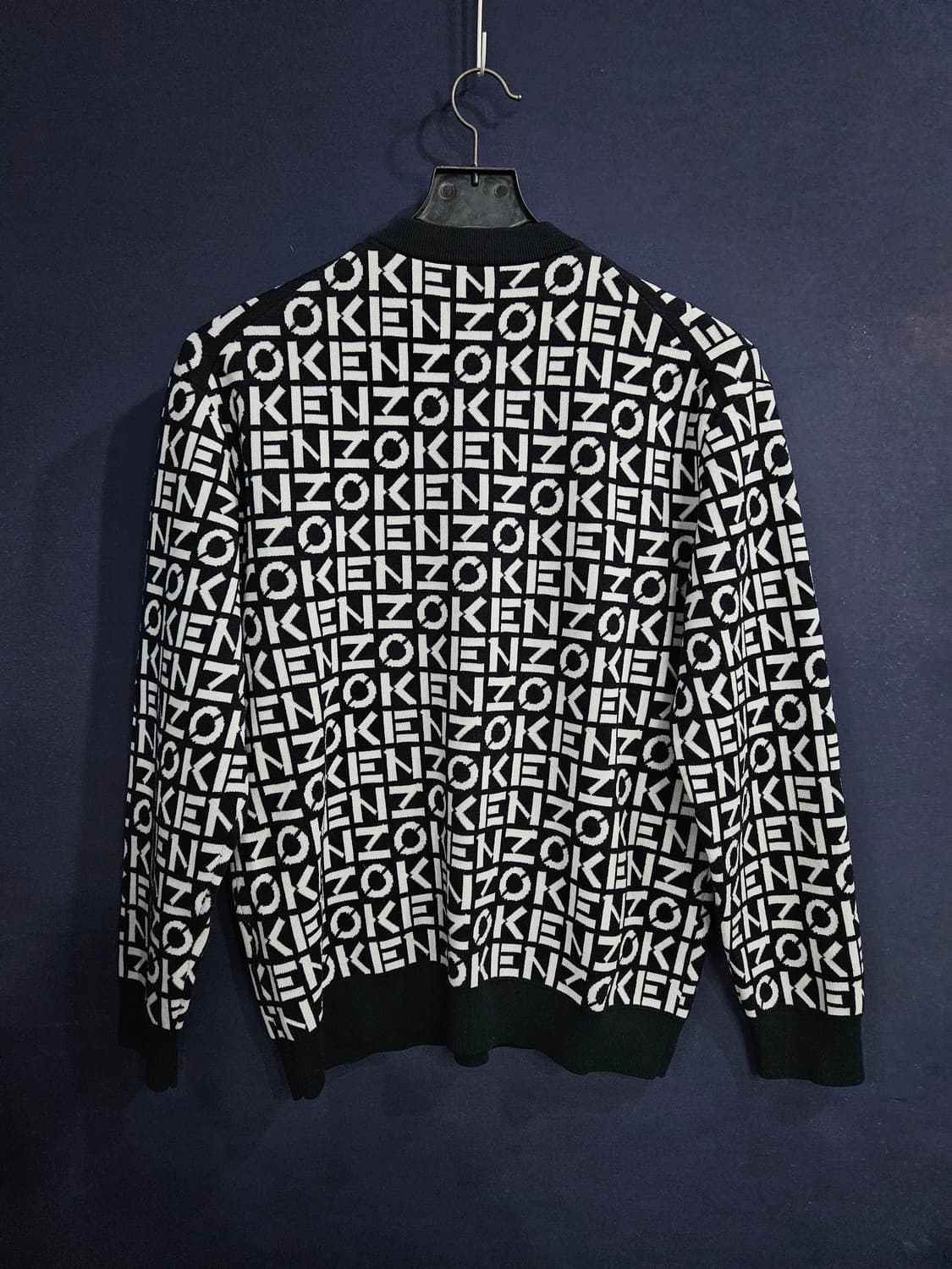 겐조 로고패턴 남성 세미오버핏 100 니트 상품이미지2