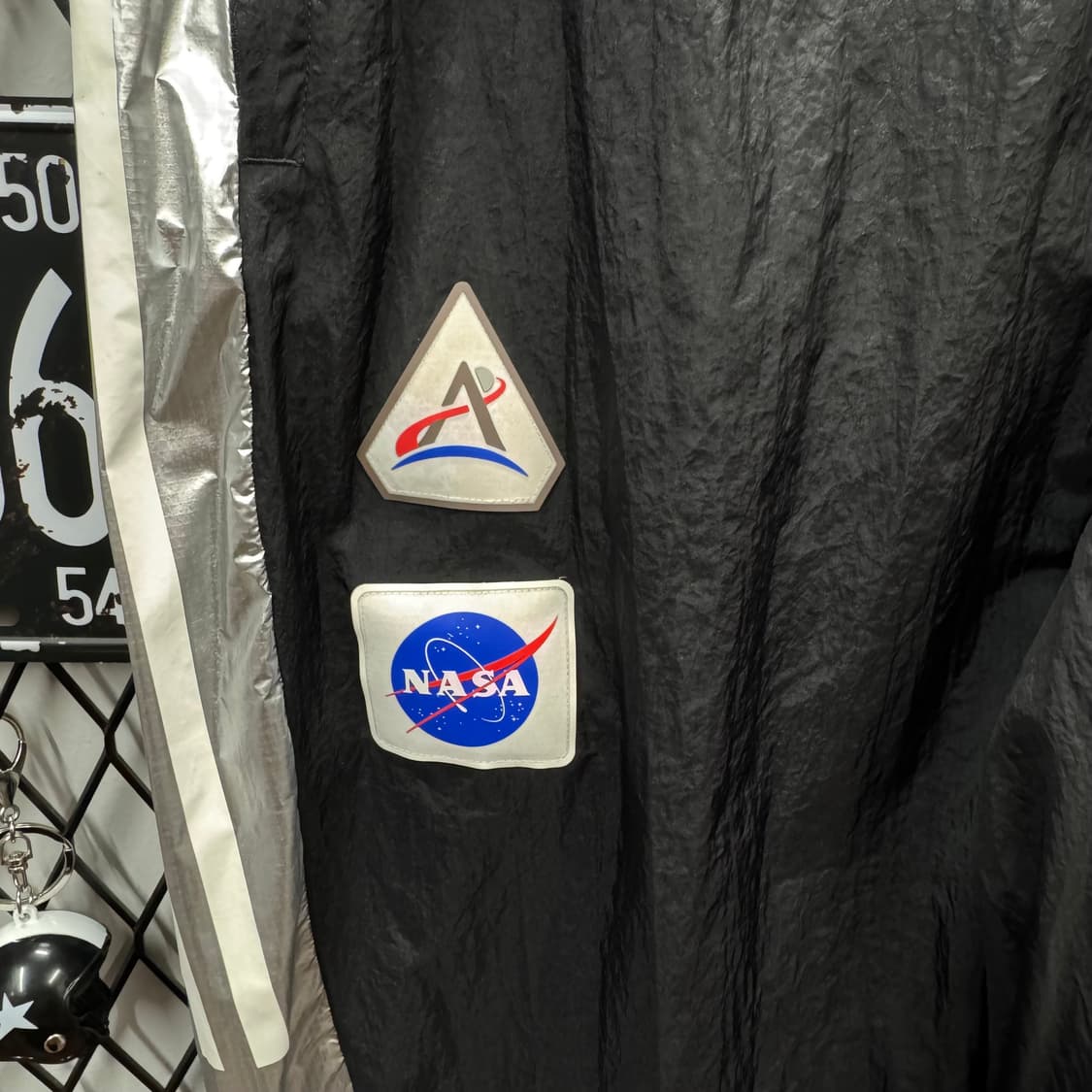 아디다스 X NASA 스페이스 레이스 트레이닝 팬츠 블랙 상품이미지6