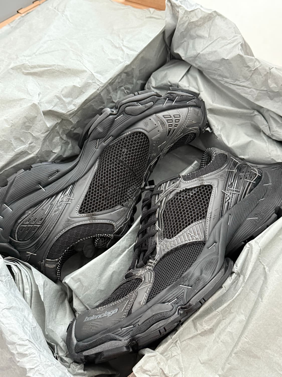 Balenciaga 발렌시아가 스테이플러 로우탑 스니커즈 42 상품이미지3
