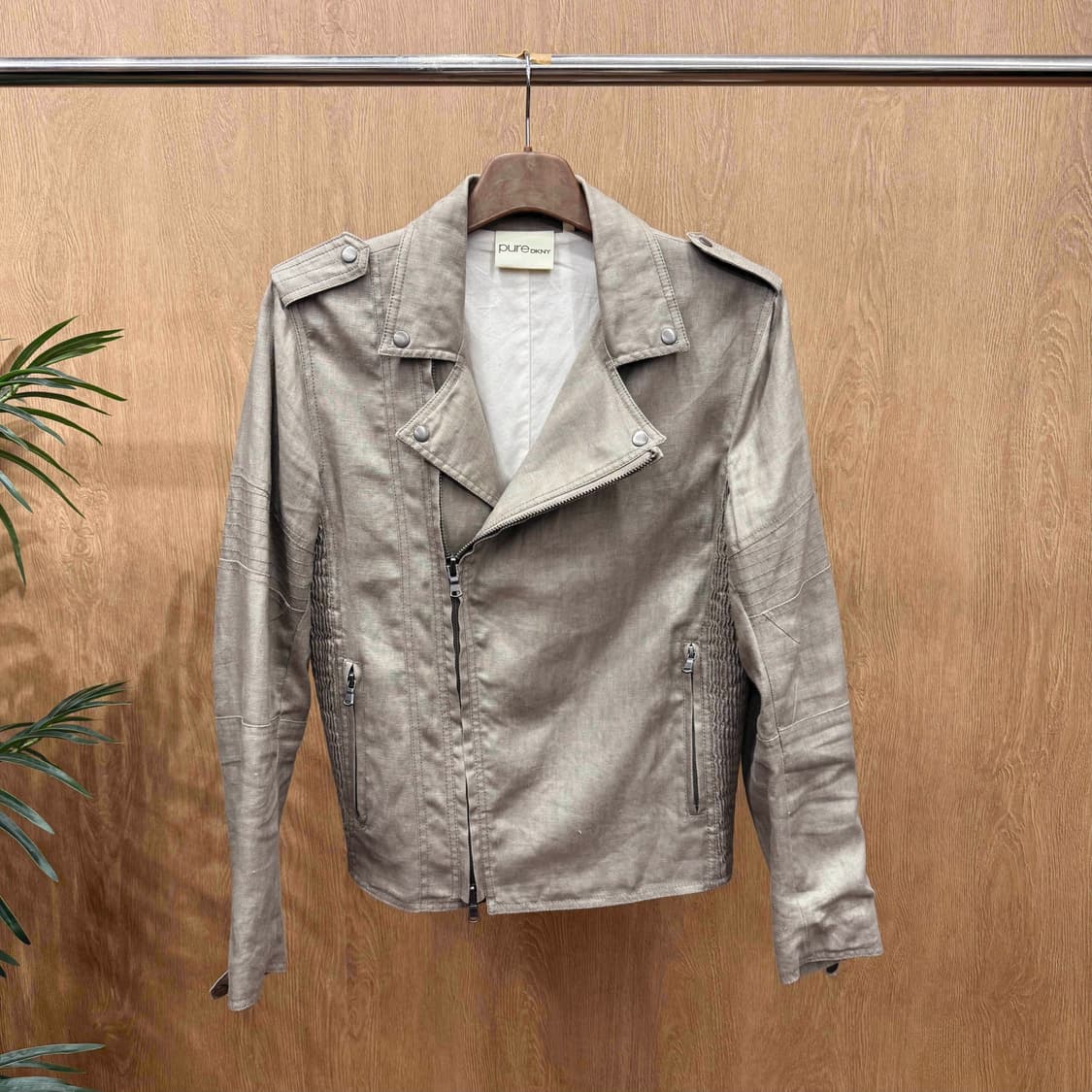 DKNY 퓨어 린넨 라이더 자켓 사선지퍼 숄더 견장 카키베이지 상품이미지1