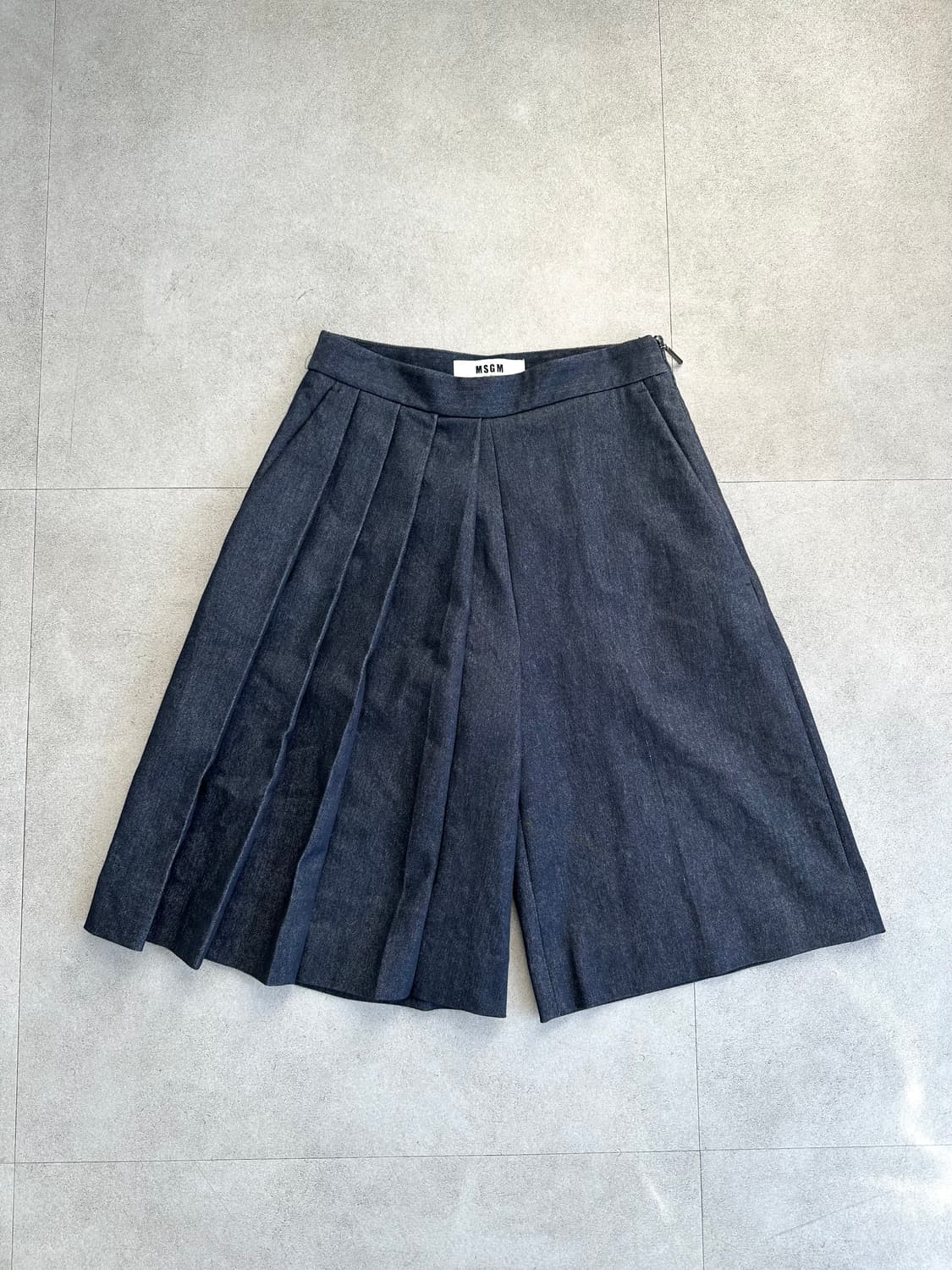 msgm 플리츠 버뮤다 팬츠 상품이미지1