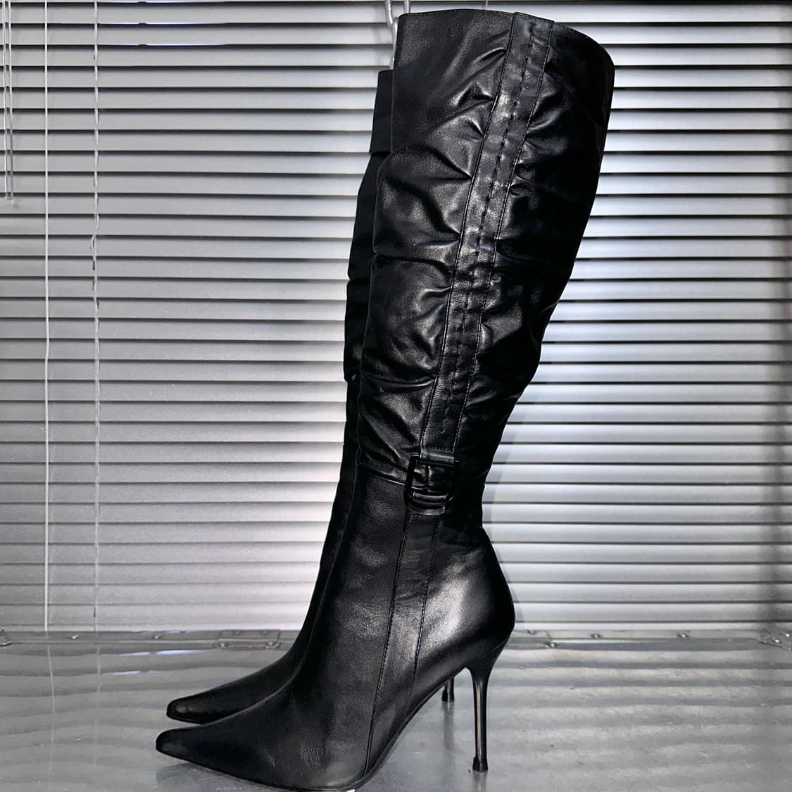 00s 빈티지 가죽 버클 롱 스틸렡토 부츠 상품이미지3