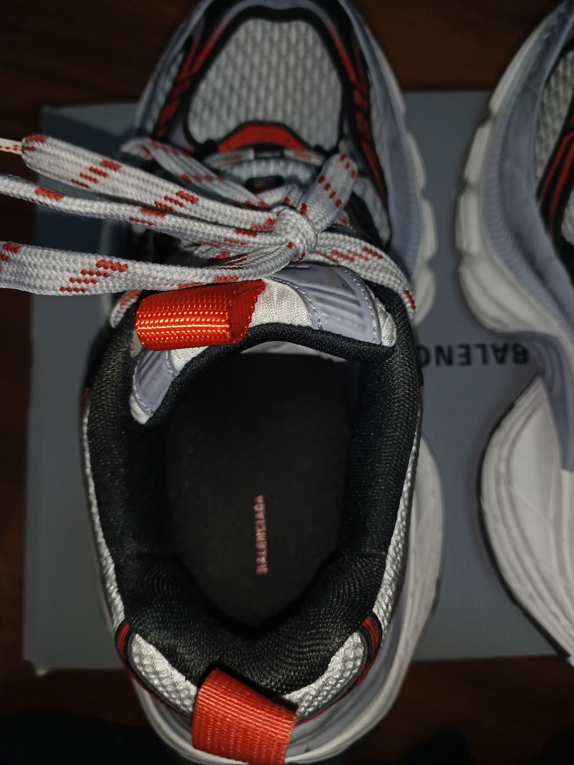 [41] 발렌시아가 10xl 스니커즈 그레이 레드 화이트 상품이미지2