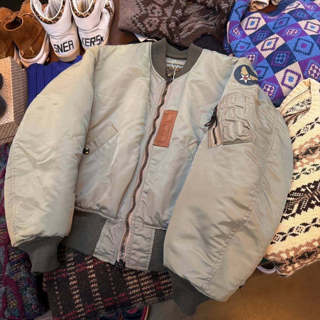 버즈 릭슨 울파일 US AIR FORCE 복각 MA1 상품이미지1