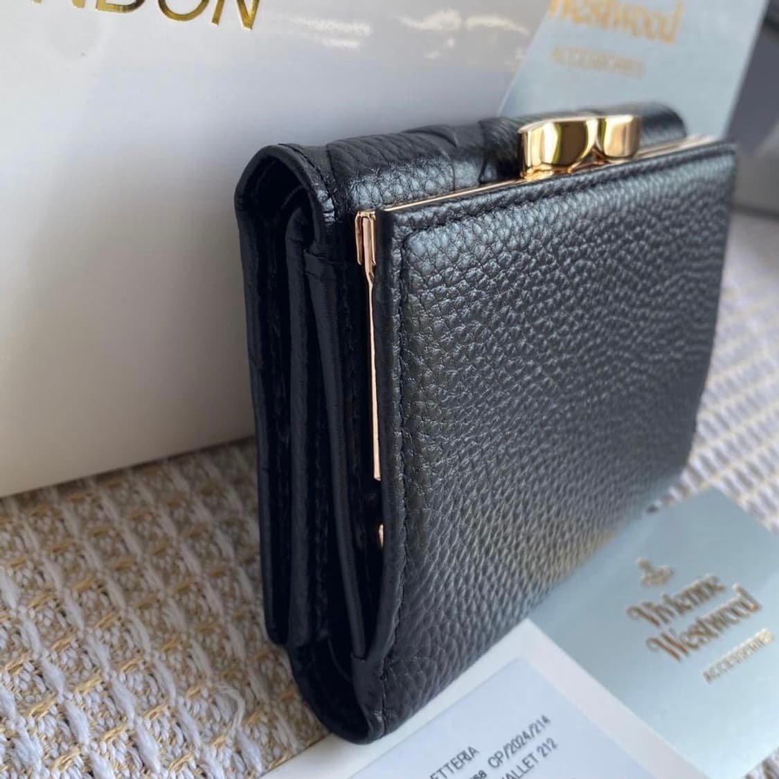 비비안웨스트우드 블랙 orb 로고 반지갑(새상품, 풀구성) 상품이미지5