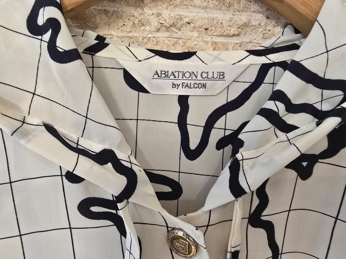 Abiation Club by Falcon의 패턴 후드 블라우스 세미크롭 상품이미지2