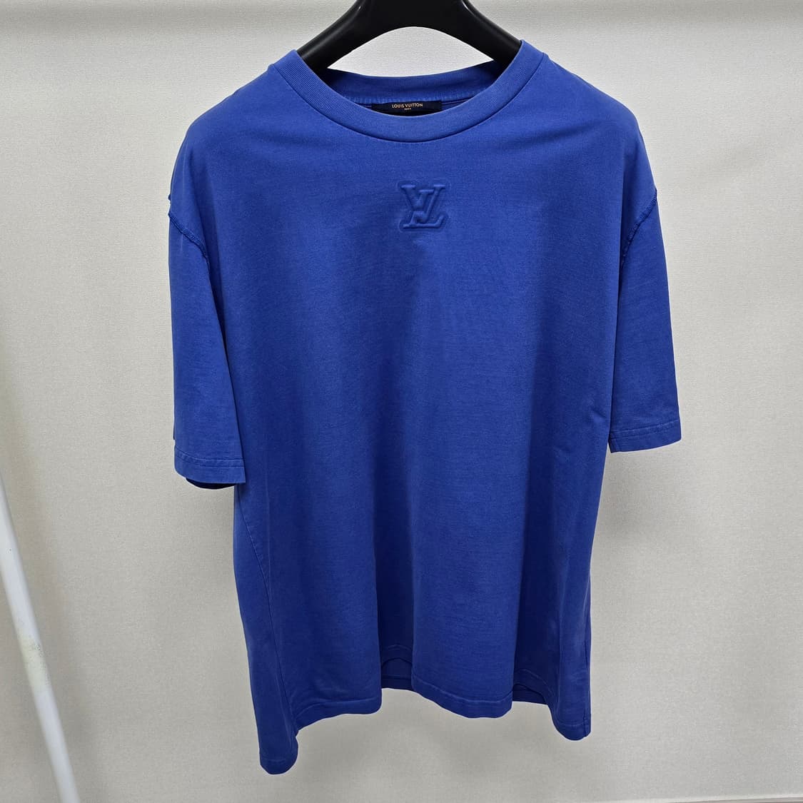 루이비통 엠보스드 LV 반팔 티셔츠 xxl사이즈 판매 상품이미지1