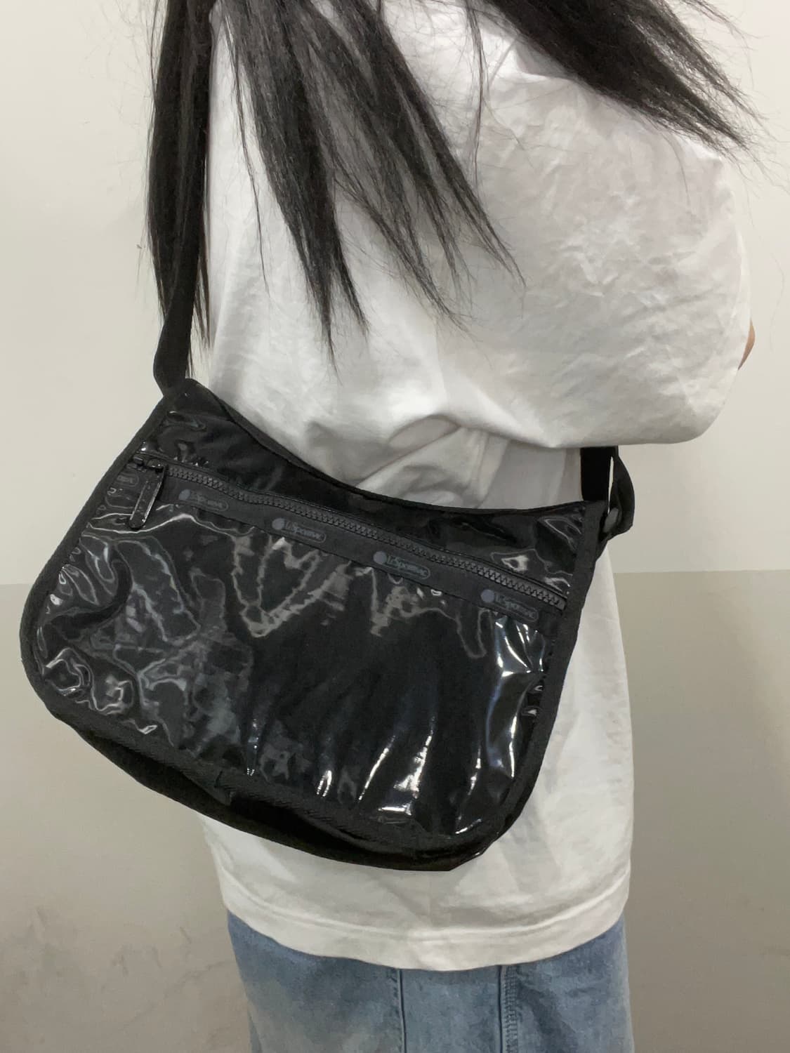 Lesportsac 레스포삭 유광 크로스백 상품이미지1