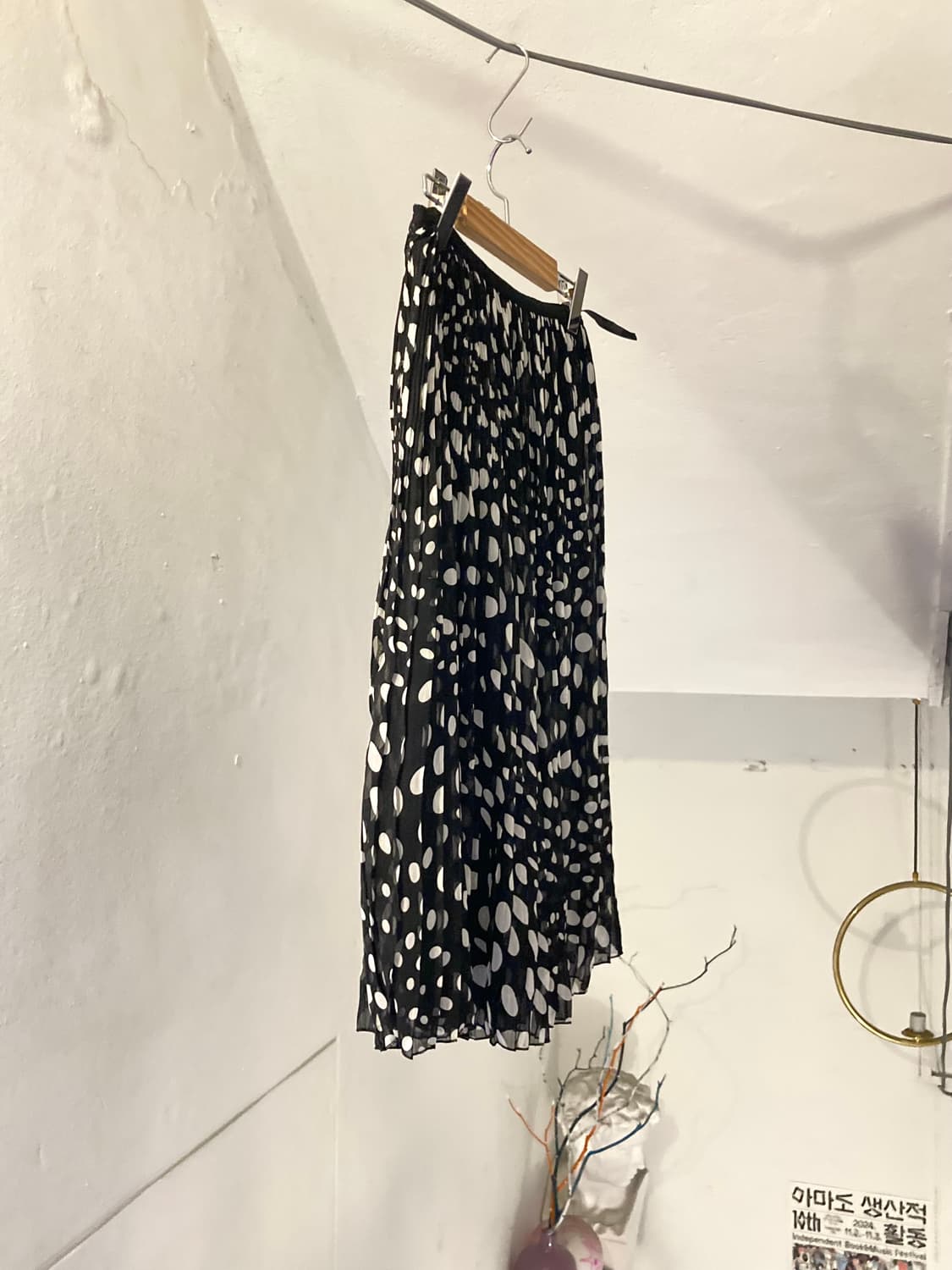 y2k 도트 프릴 플레어 미디 스커트 상품이미지8