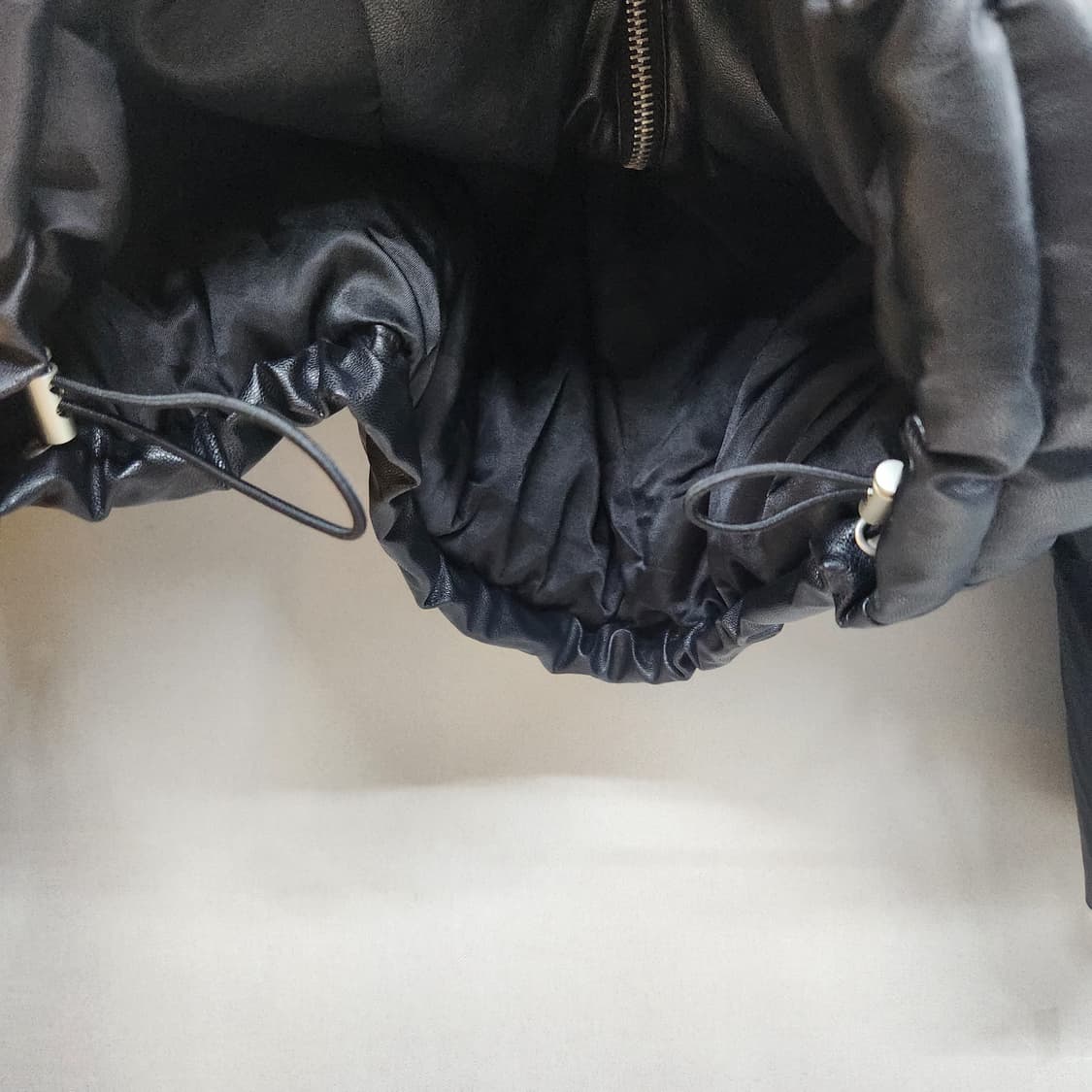 오디너리홀리데이 레더 스트링 투웨이 숏패딩 L 상품이미지3