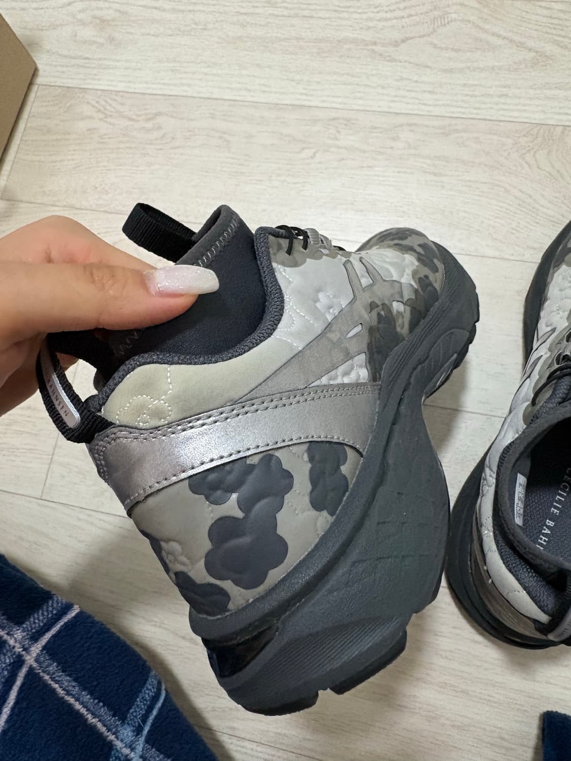 아식스 x 세실리에 반센 젤 터레인 MT 퓨어 실버 상품이미지5