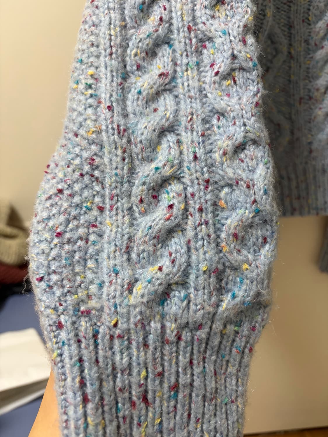 아방 여리 하늘색 꽈배기 니트 상품이미지2