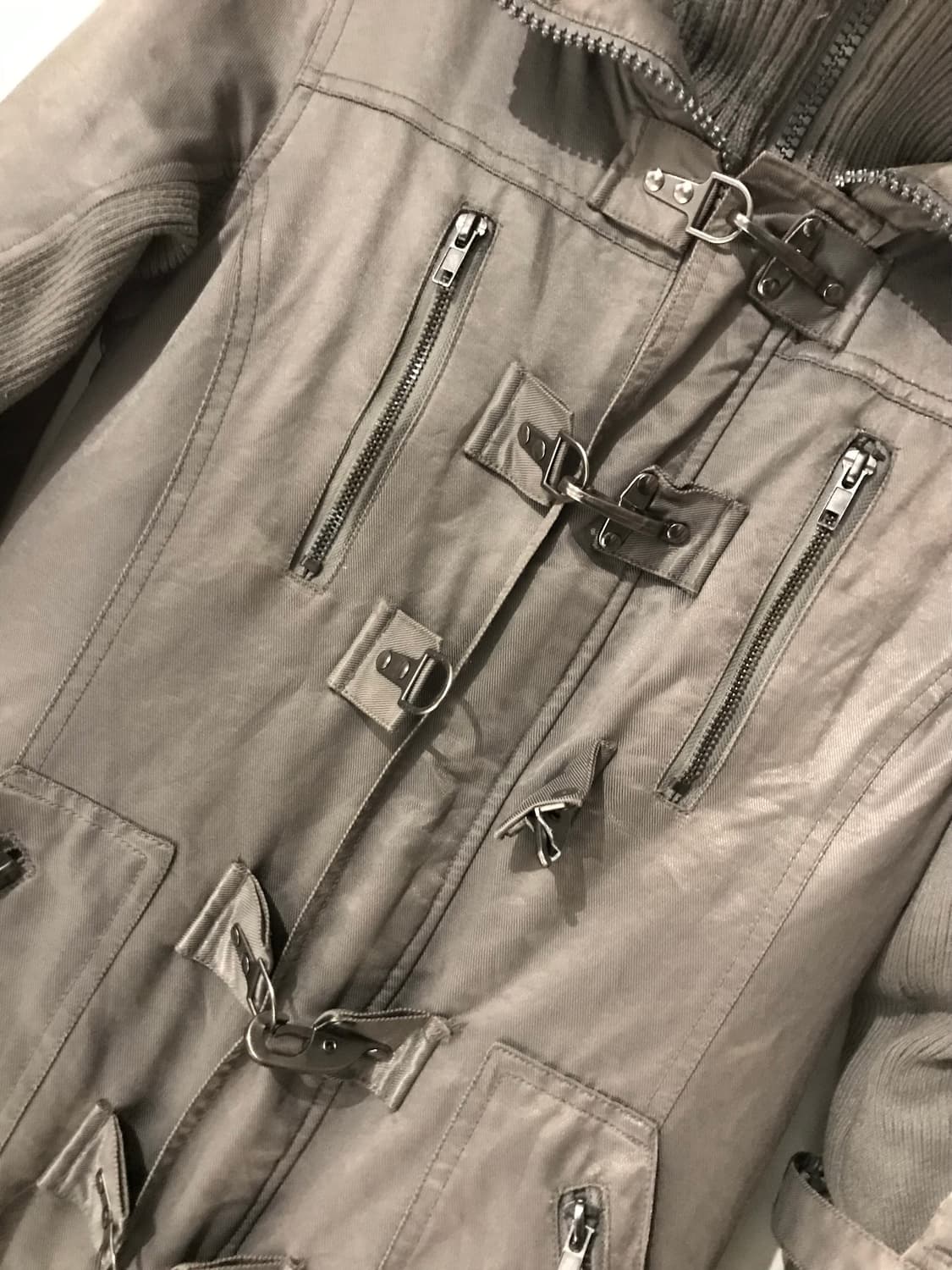 Lein bold buckle slim fit coated jumper 상품이미지6