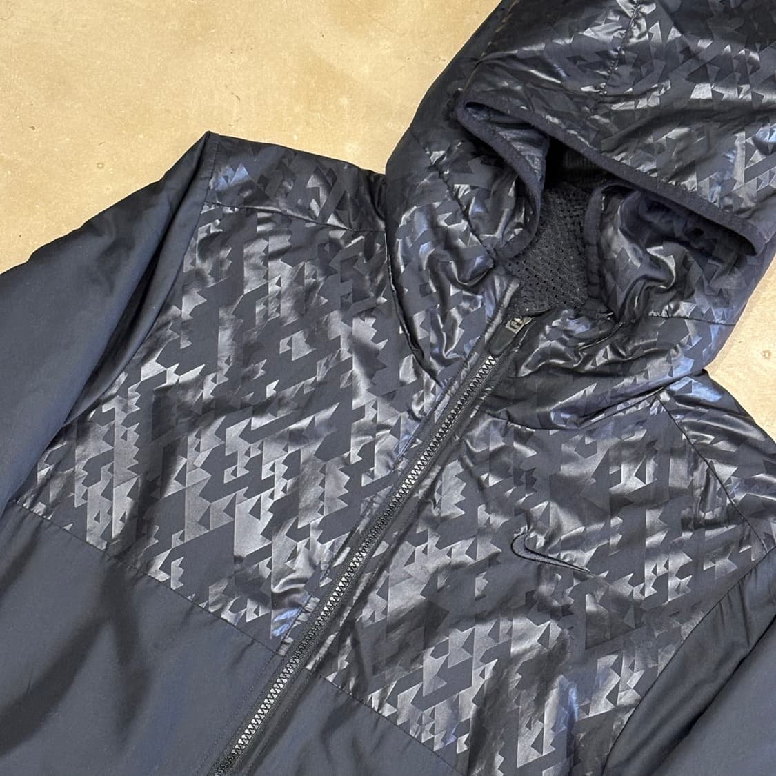 S 나이키 블랙 누빔 트레이닝 경량패딩 상품이미지1