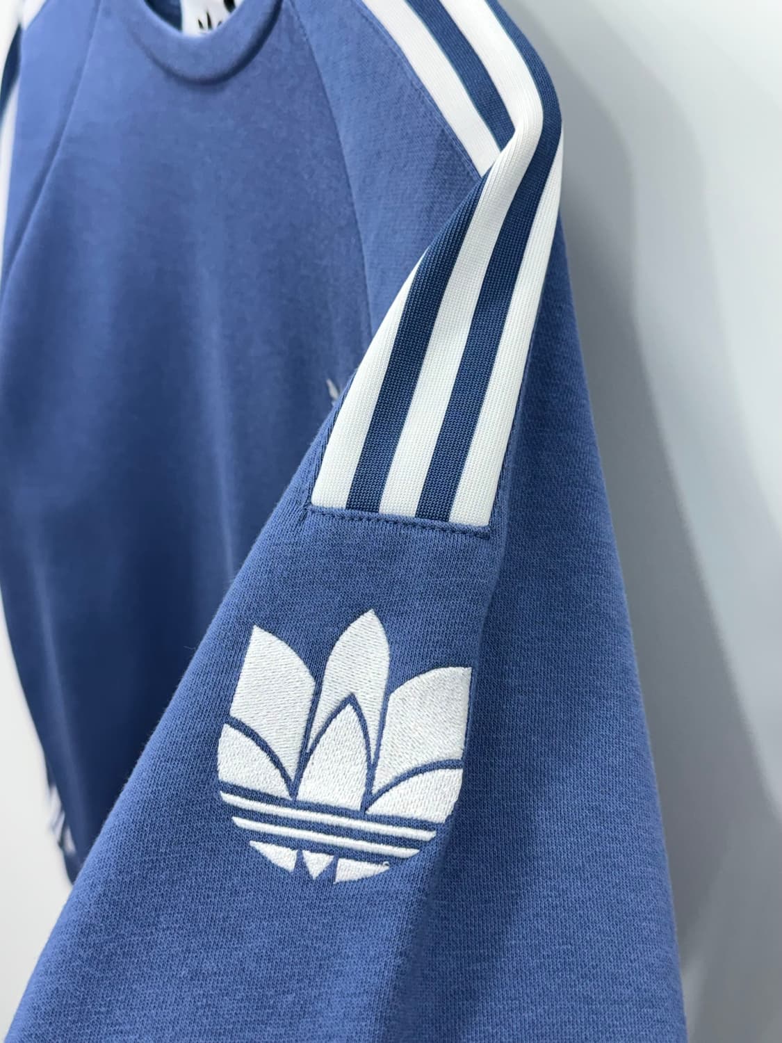 아디다스 3D 트레포일 스웨트 크루 블루 2XL 상품이미지3