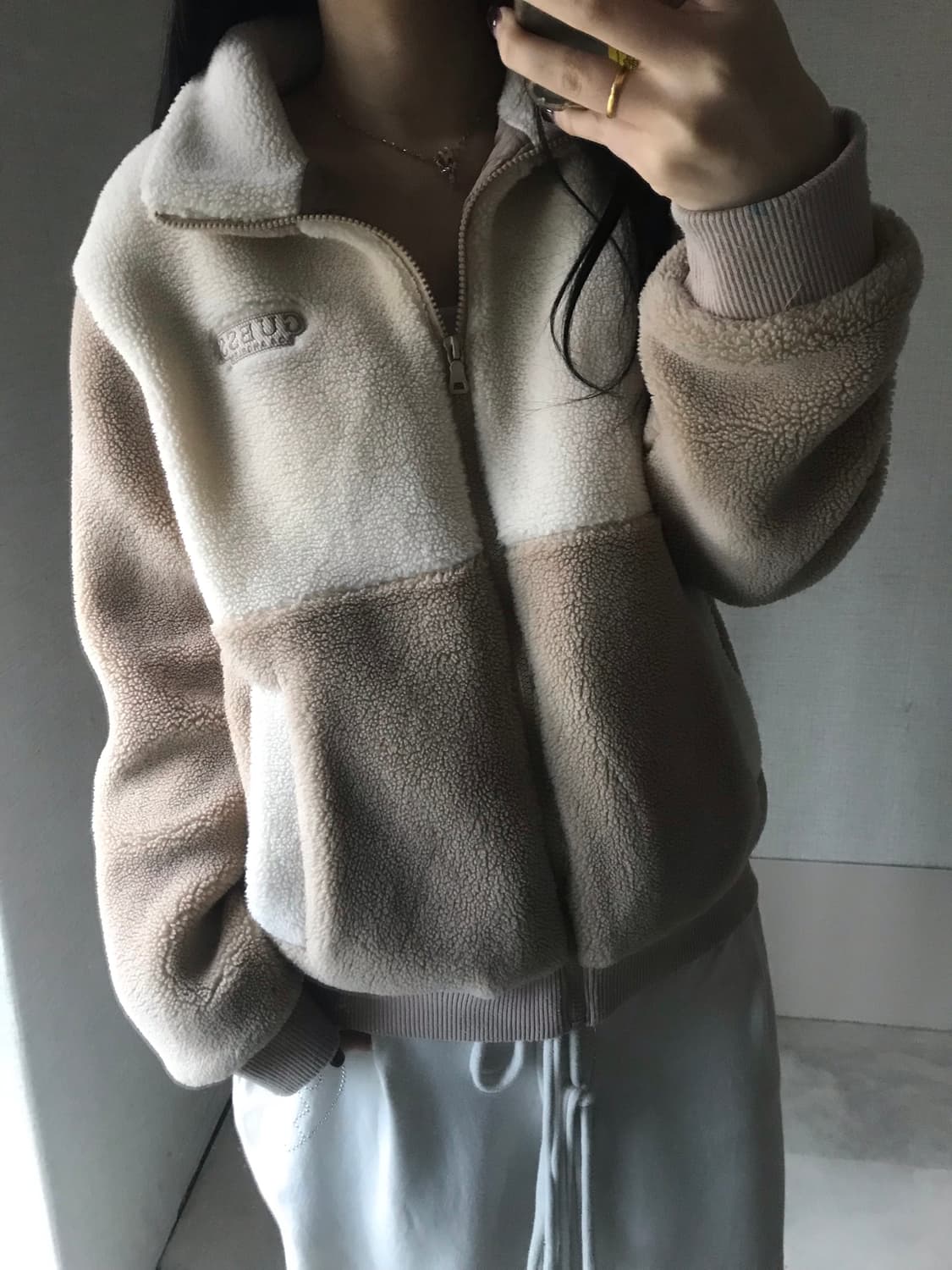 게스 베이지 후리스 상품이미지5