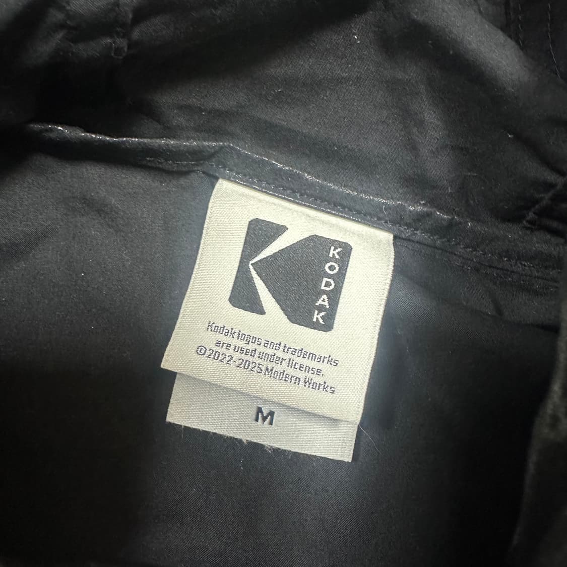 ✨ (바배) 코닥 메일러 포켓 유광 블랙 바람막이 상품이미지3