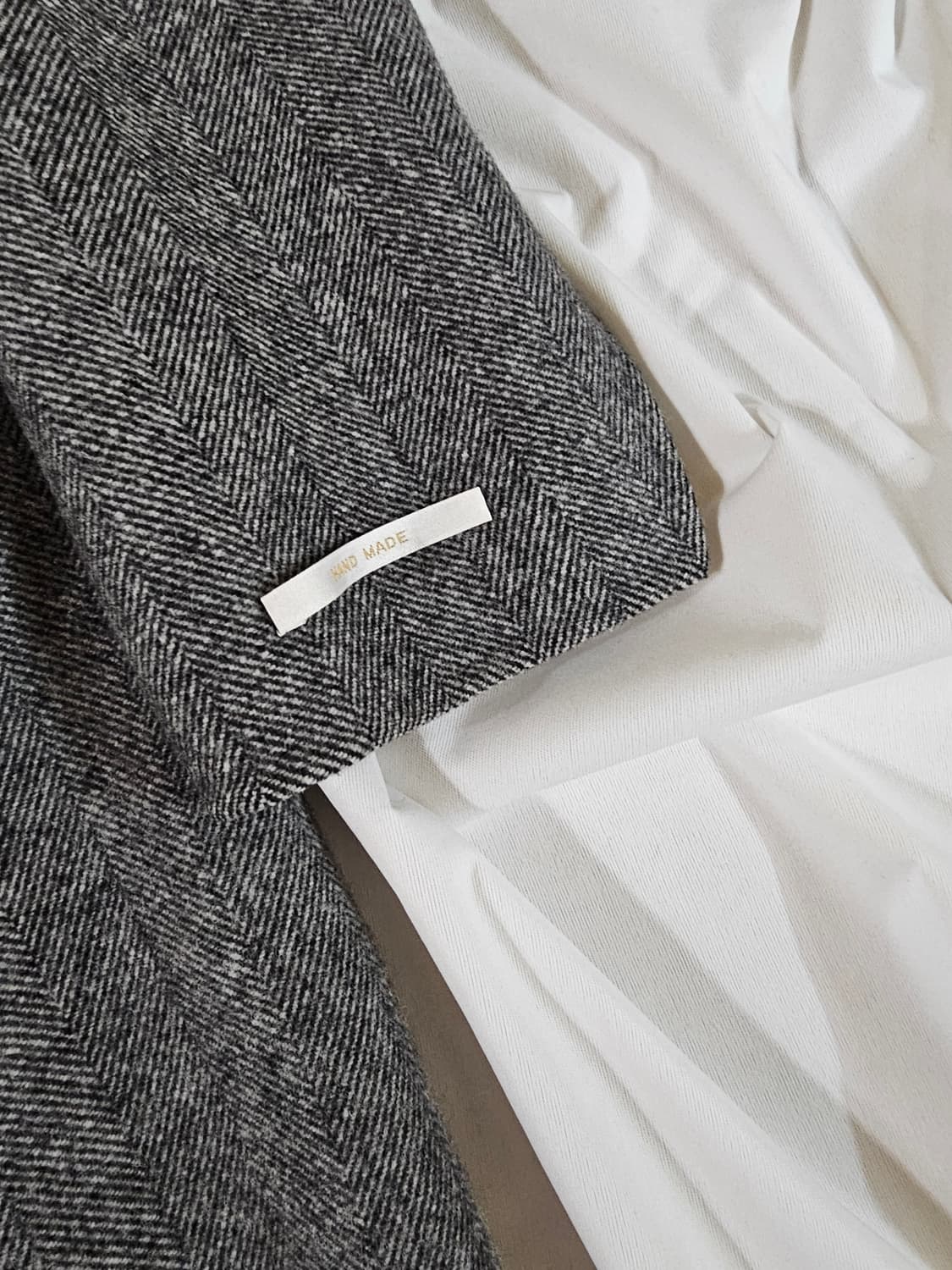 모어댄예스터데이 클래식 헤링본 핸드메이드 롱코트 상품이미지5