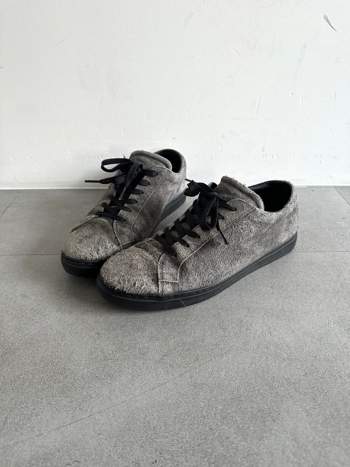 돌체앤가바나 디스트로이드 그레이 레더 스니커즈 상품이미지1