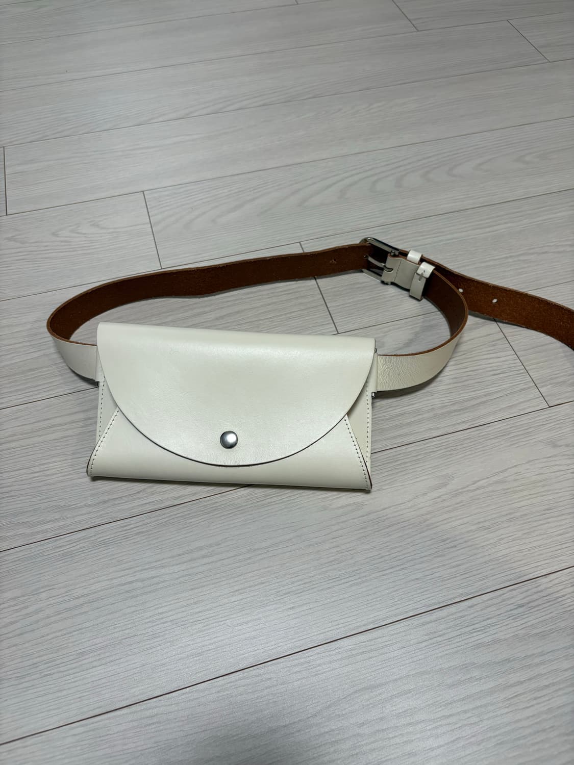 COS 코스 힙색 웨이스트 크로스 백 화이트 상품이미지1