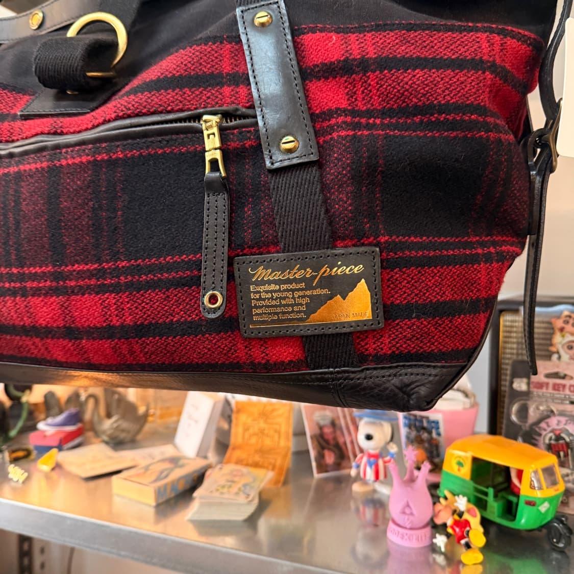 마스터피스 일본생산 레더 / 타탄체크 디테일 빅 숄더백 상품이미지3