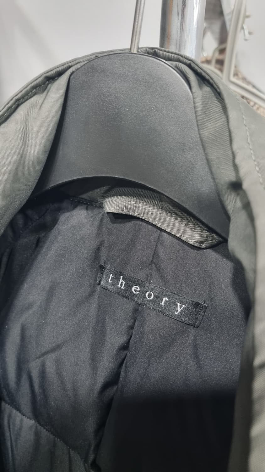 띠어리 오리털점퍼 105 (가슴단면56) 총장90 컨디션8/10 상품이미지2