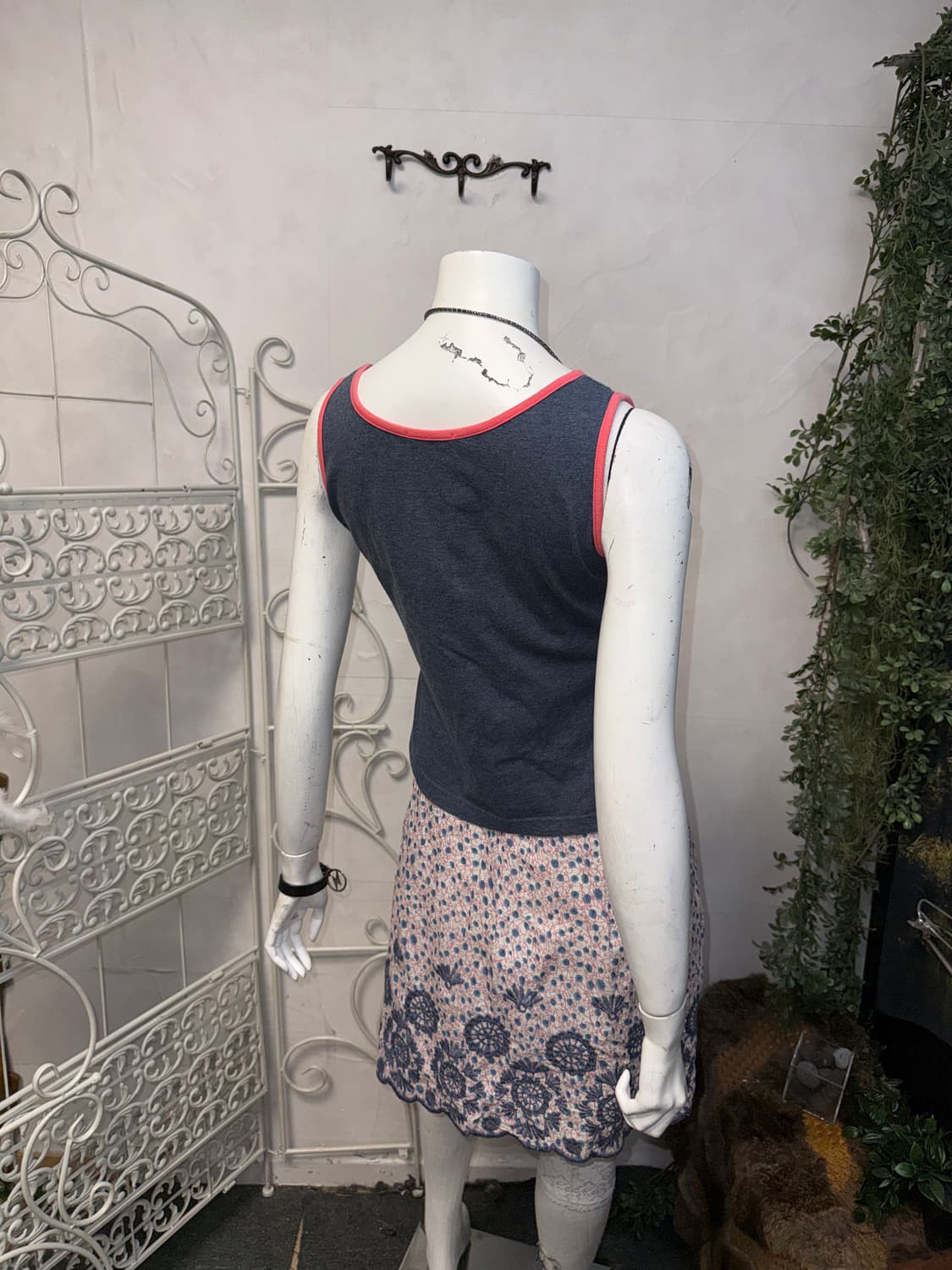 Von Dutch pink navy logo lettering 슬리브리스 상품이미지9