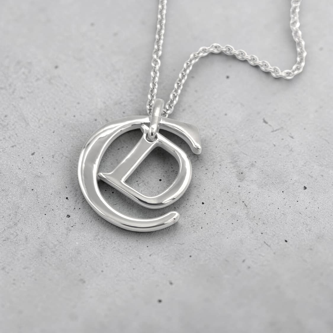 디올 빅 로고 목걸이 상품이미지1