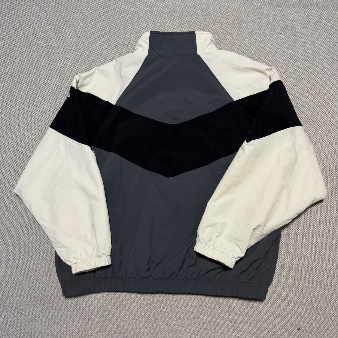 휠라 올드스쿨 바람막이 자켓 상품이미지4