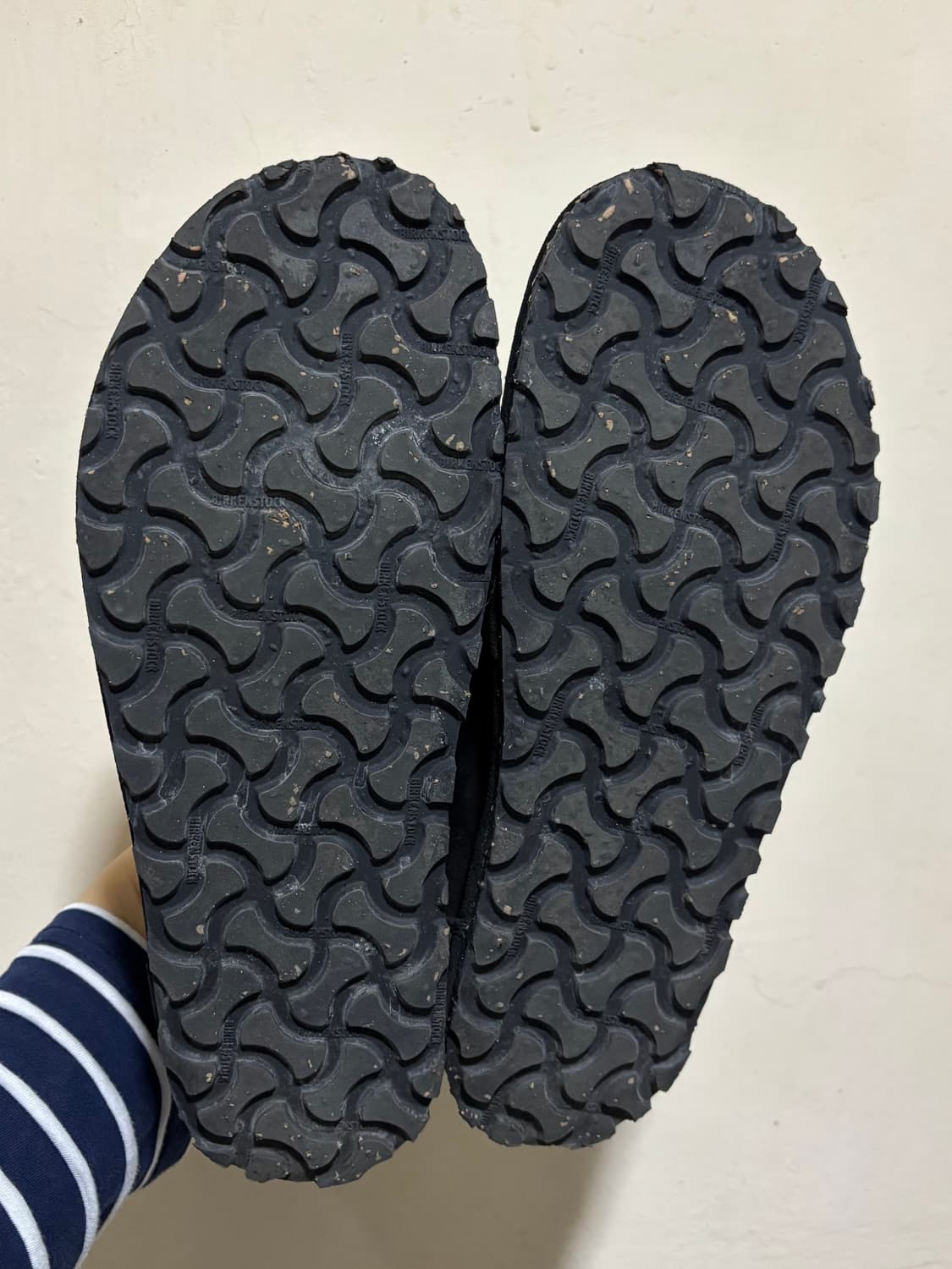 버켄스탁 우티 레이스 스웨이드 블랙 250 39사이즈 상품이미지4