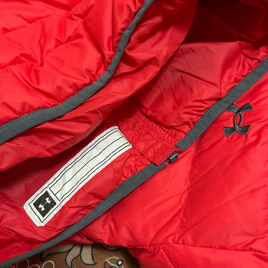 언더아머 덕다운 스톰 후드 경량 패딩 점퍼 160 상품이미지6