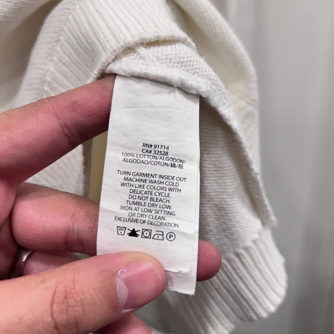 아르마니 익스체인지 사선 지퍼 터틀텍 니트 상품이미지4