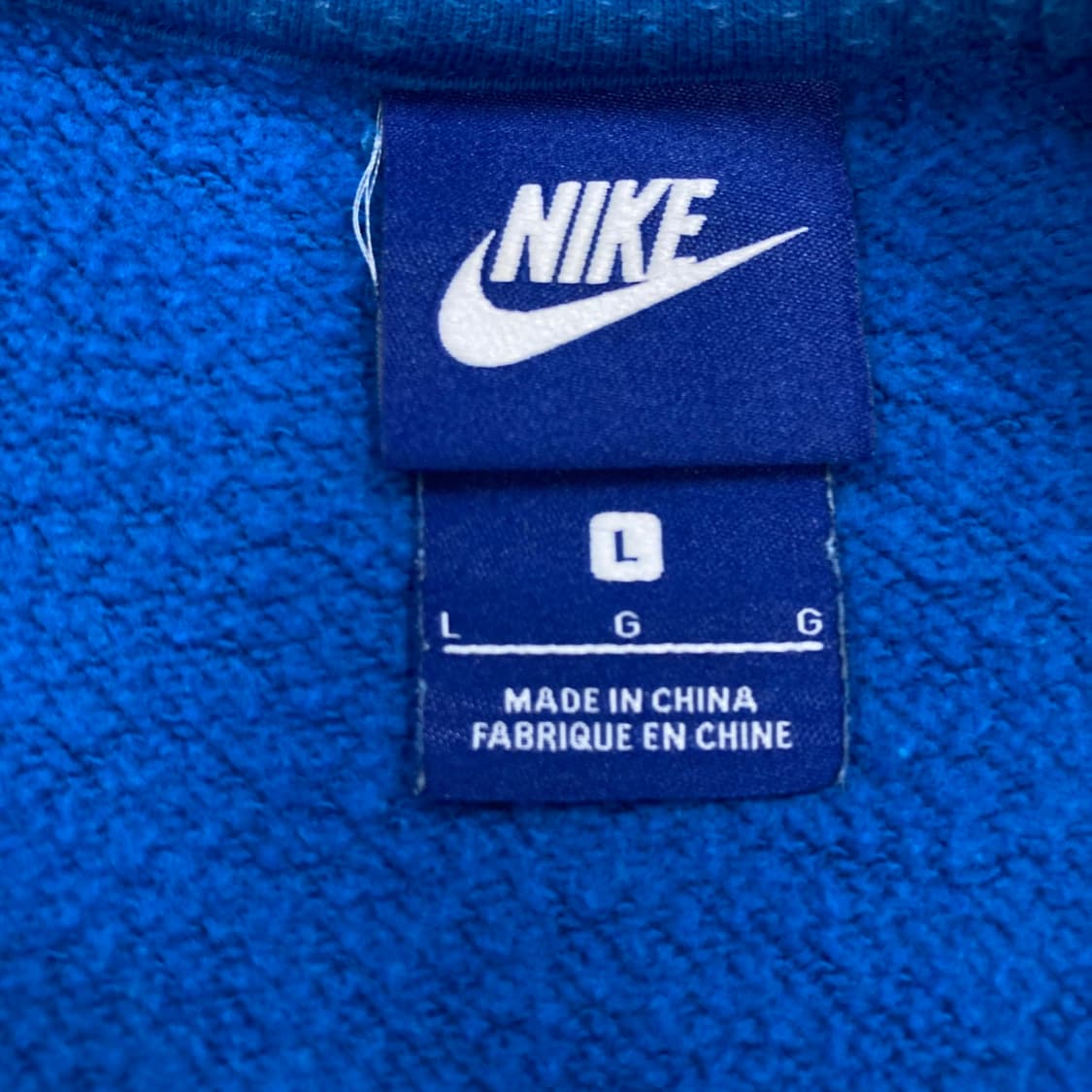 나이키 블루 컬러 퓨추라 스몰 로고 미니멀 맨투맨 상품이미지3