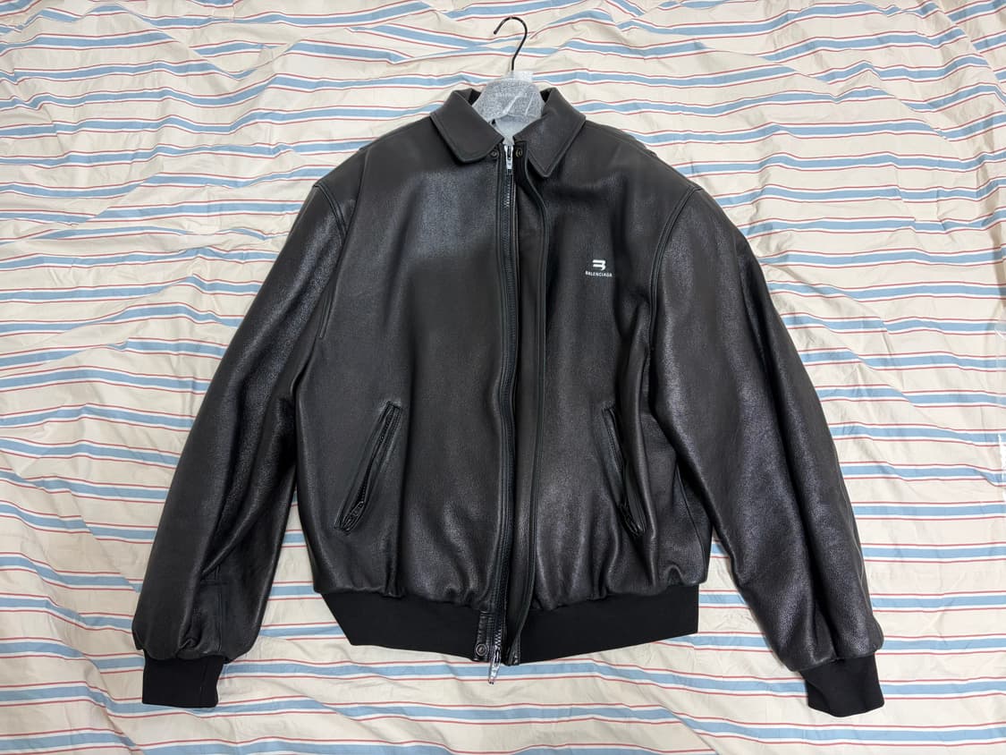 발렌시아가 21FW 스포티 비 택시 레더 블루종 봄버 자켓 유니핏 극초판 상품이미지1