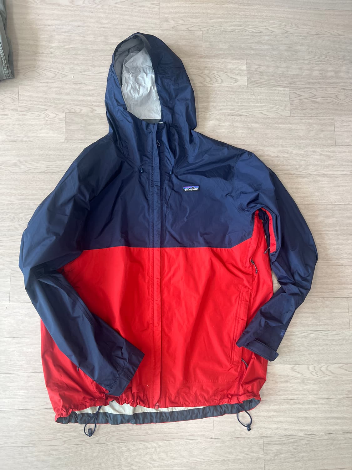 파타고니아 토렌쉘 자켓(xl) 네이비 레드 상품이미지1