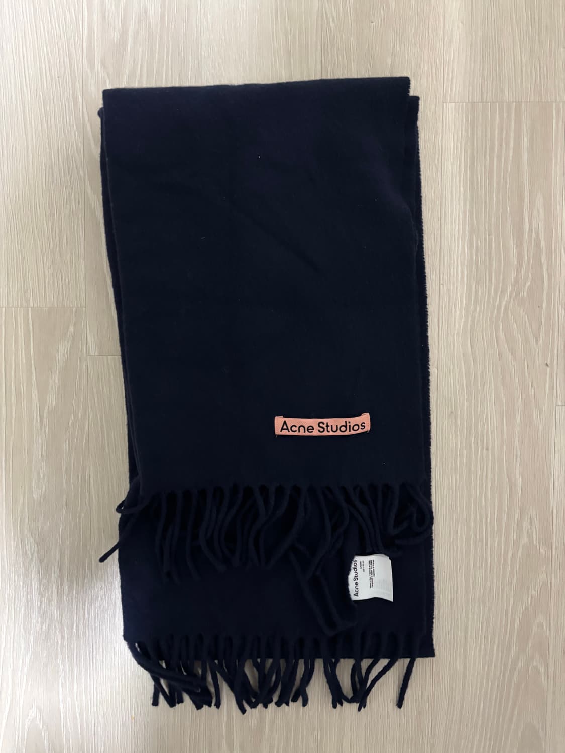 아크네 스튜디오 머플러 네이비 상품이미지2