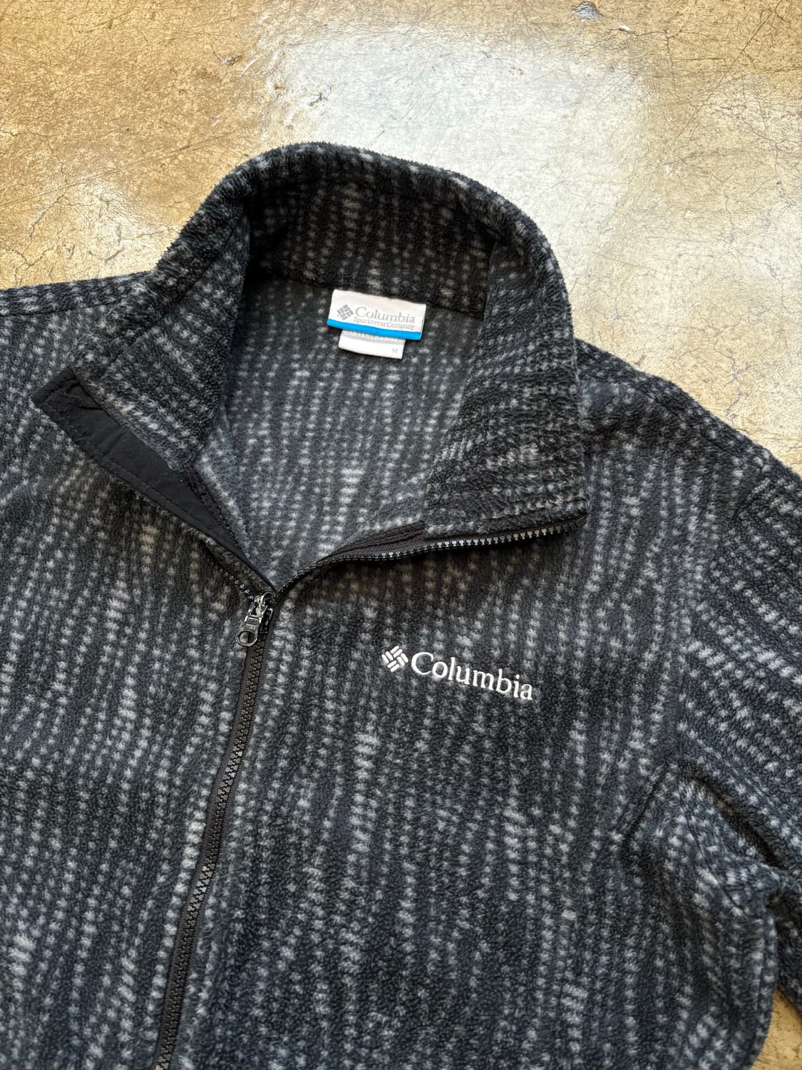컬럼비아 희귀 패턴 차콜 플리스 상품이미지3