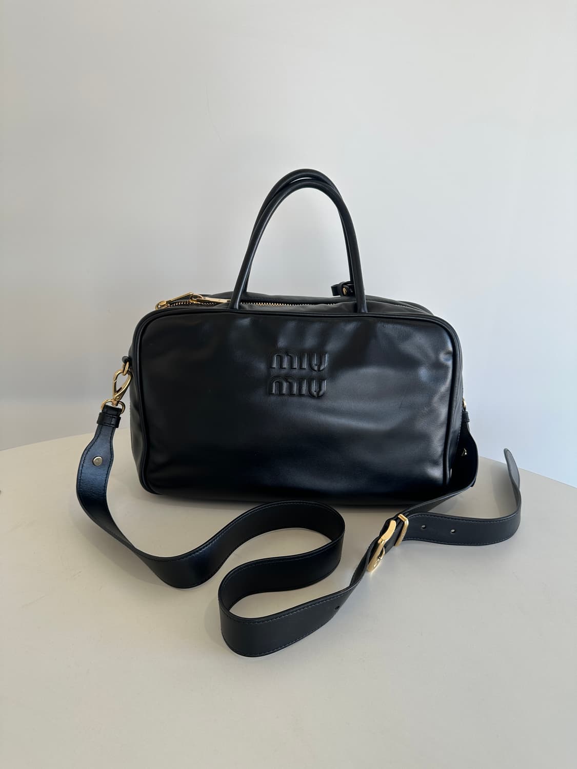 미우미우 가죽 탑 핸들 보백 상품이미지2
