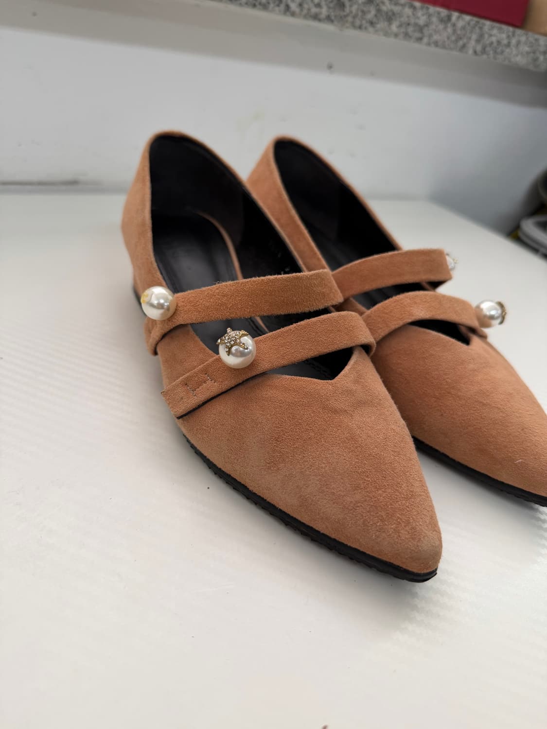 정품) 랑방 한섬 스웨이드 펄 장식 플랫 구두 240 상품이미지3
