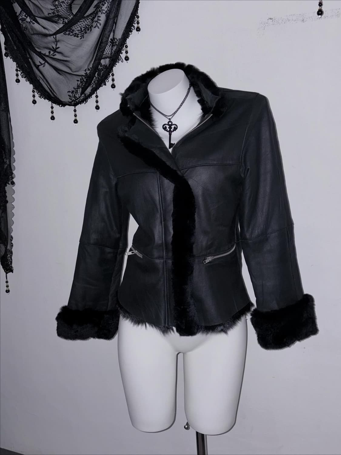 리얼퍼 블랙 무스탕 패딩 대용 겨울 아우터  상품이미지7